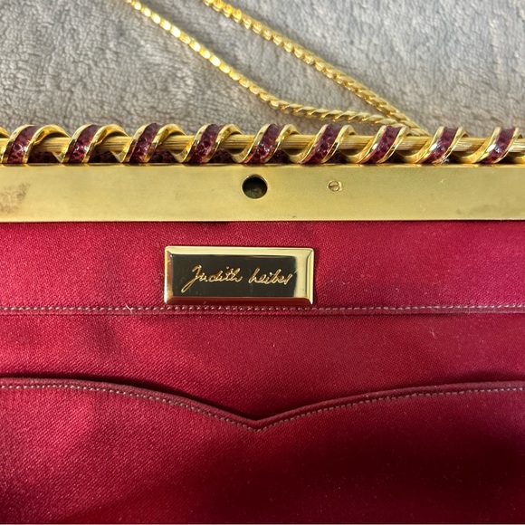 Judith Leiber Lizard Skin Purse with Gold Toned Hardware - Picture 3 of 14